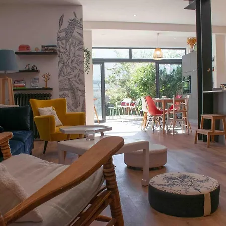 Appartement Large Cosy Nest With Garden In *